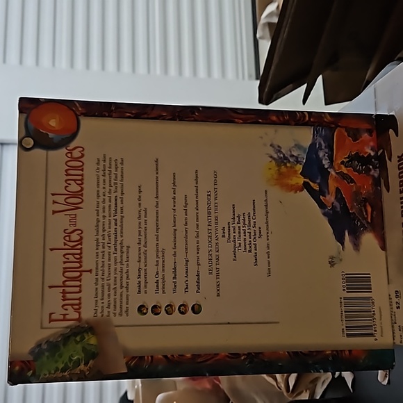 Earthquakes and Volcanoes (Reader's Digest Pathfinders - Picture 2 of 3